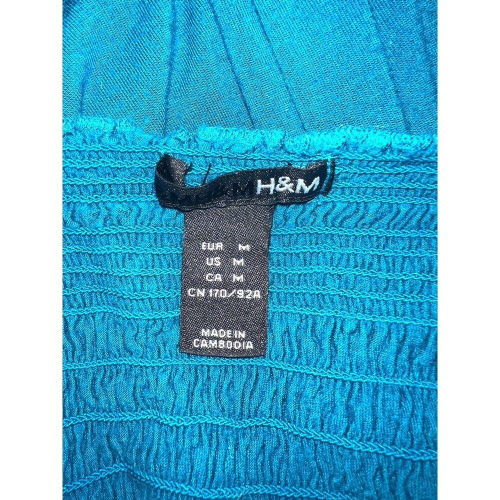 H&M Teal Smocked Off-Shoulder Top Womens M 100% Viscose Lightweight - Picture 3 of 4